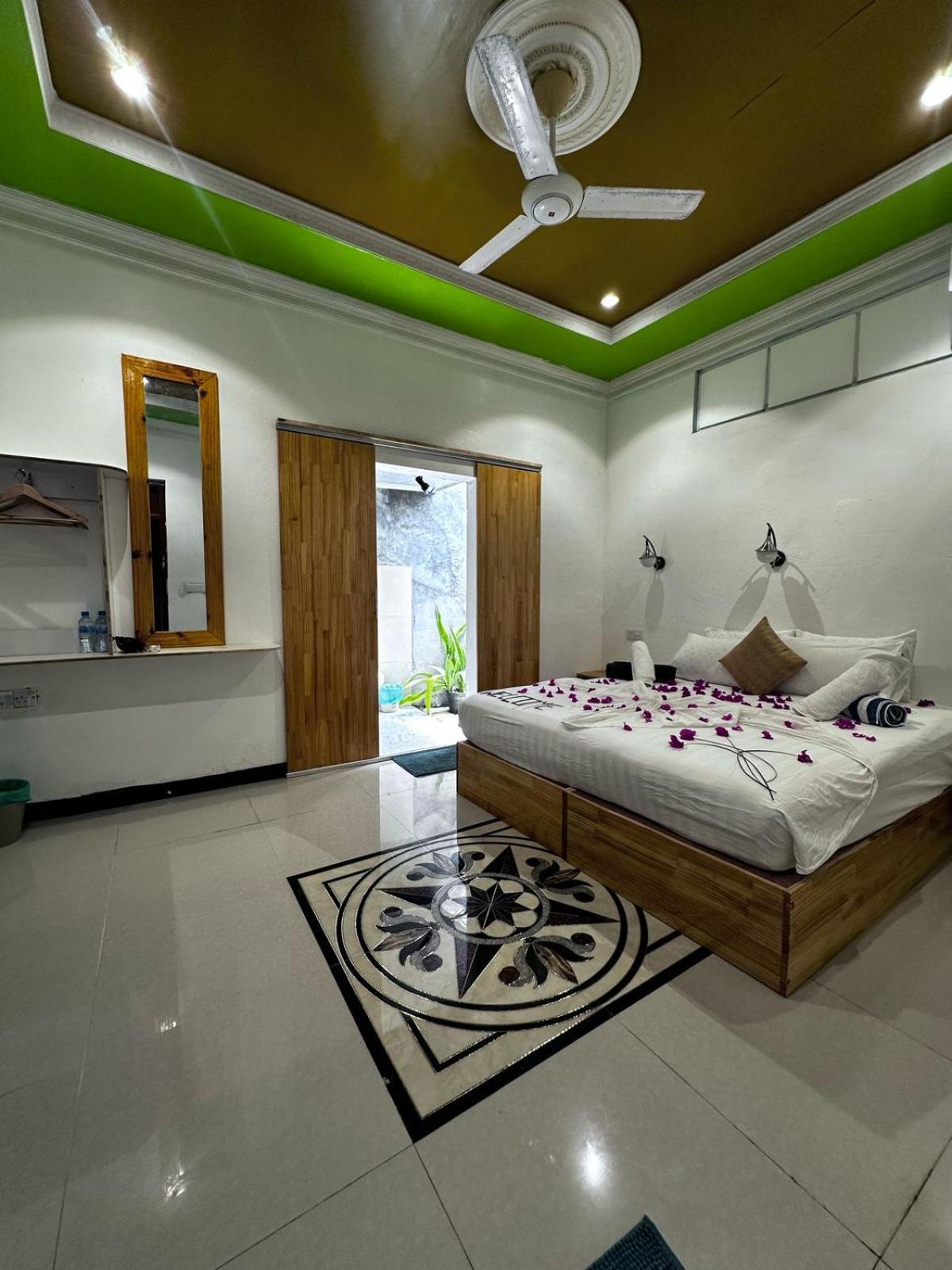Malas Island View Fulidhoo Exterior photo